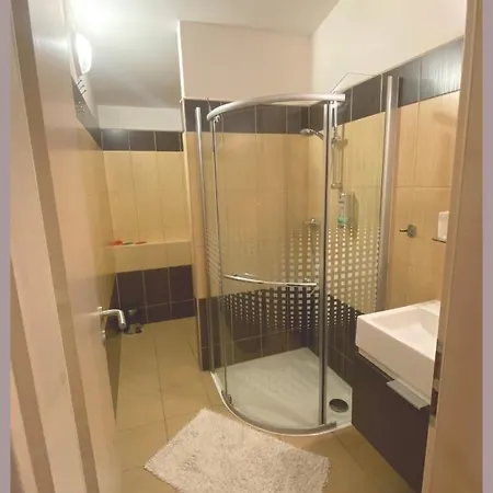 Tiva Guest house *